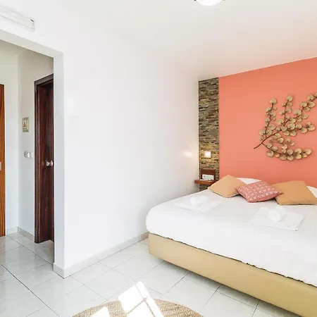 Center Apartment *